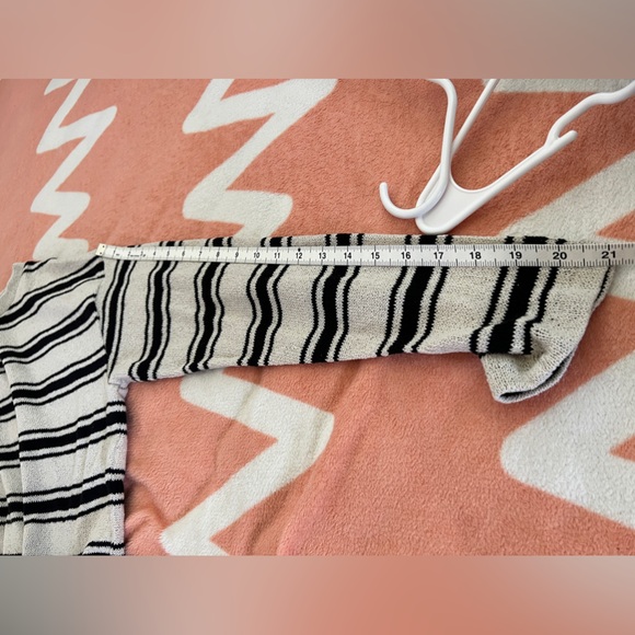 Women's knitted sweater - Picture 4 of 5